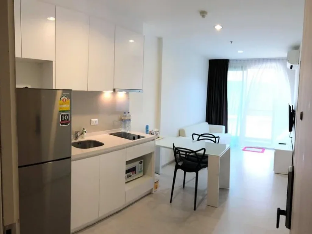 Rhythm Sukhumvit 42 convenient private 10th floor BTS Ekkamai