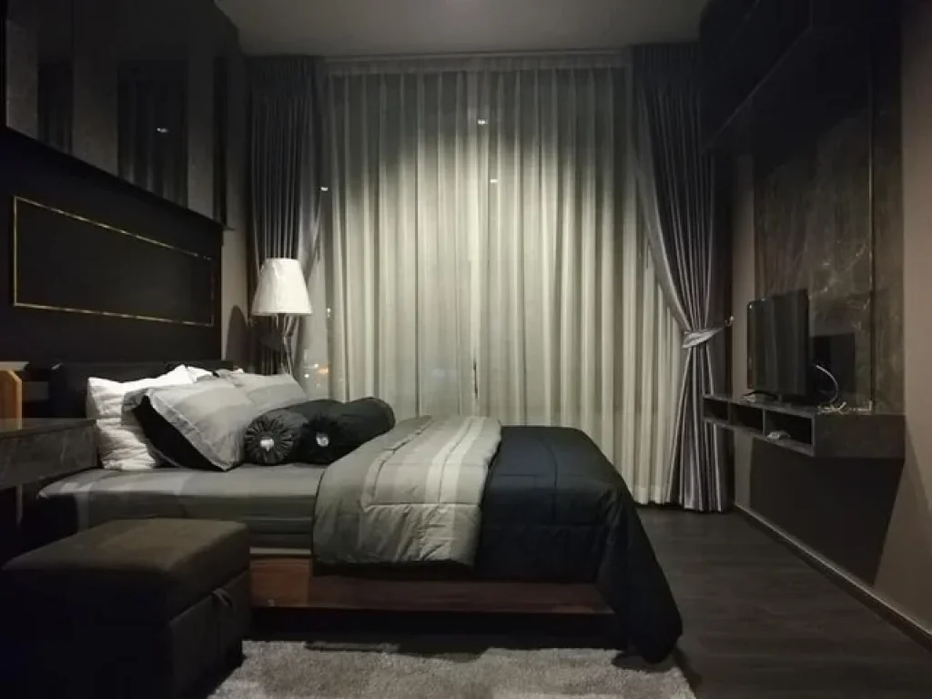 Edge Sukhumvit 23 peaceful convenient 8th floor BTS Asoke