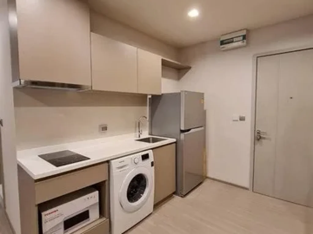 Life Sukhumvit 62 clean 23rd floor safe BTS Bang Chak