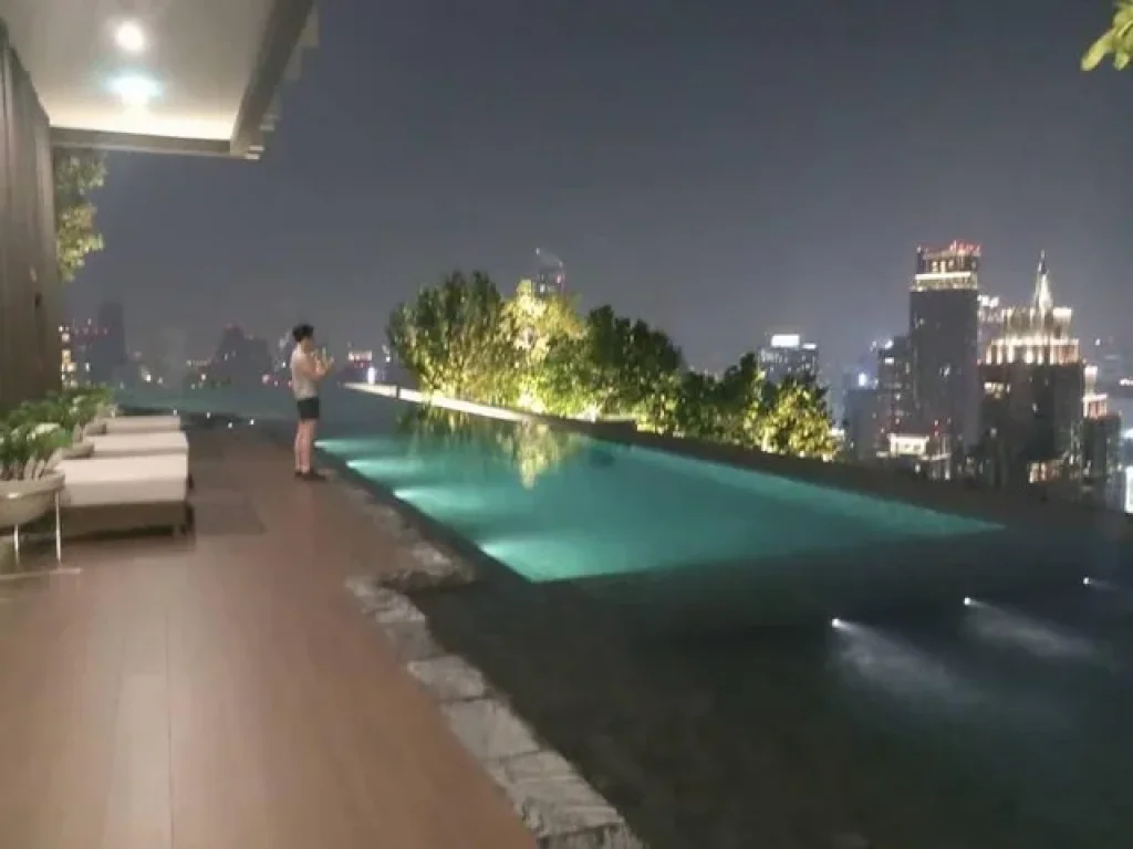 Life One Wireless 17th floor beautiful view safe BTS Ploenchit