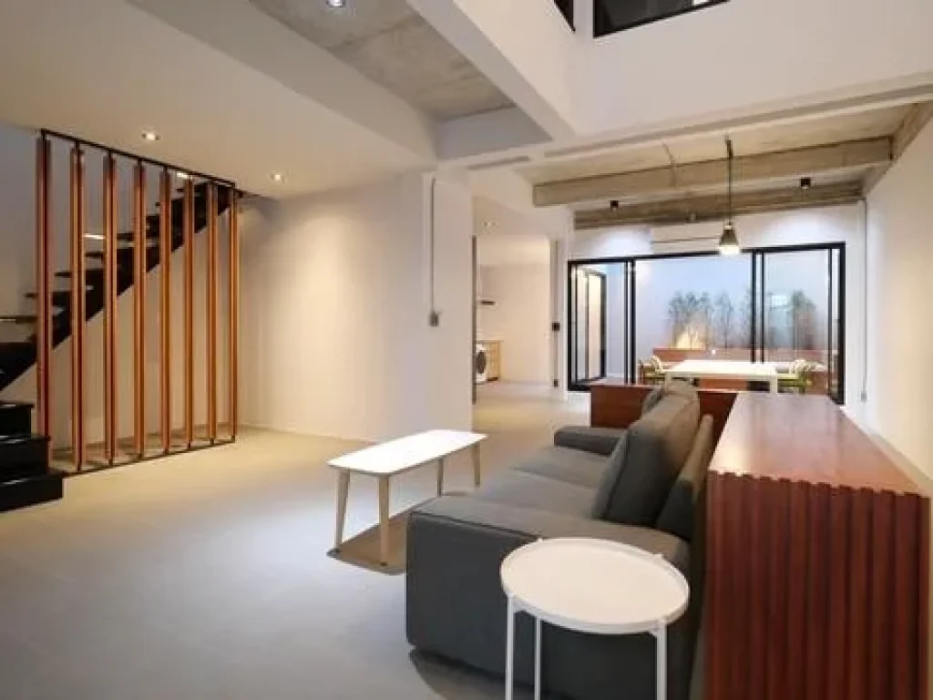 ให้เช่าทาวน์โฮมแต่งหรู 2 ชั้น สุขุมวิท49 Modern Loft ใกล้ BTS พร้อมพงษ์ เเละ BTS ทองหล่อ