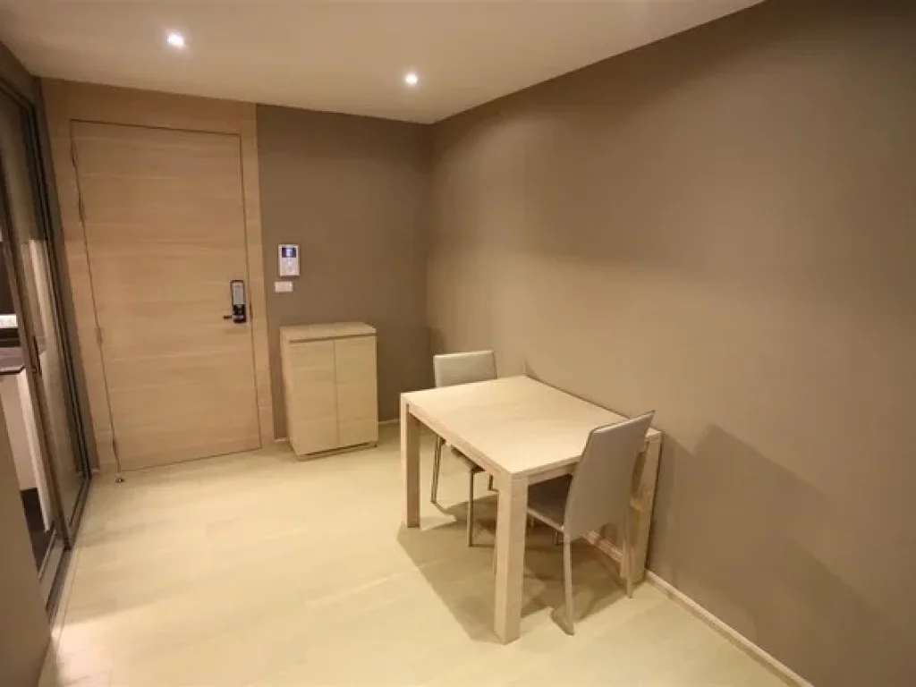 KLASS SILOM Condo for Rent Silom Soi 3 มุมที่แพงที่สุดของตึก 33sqm