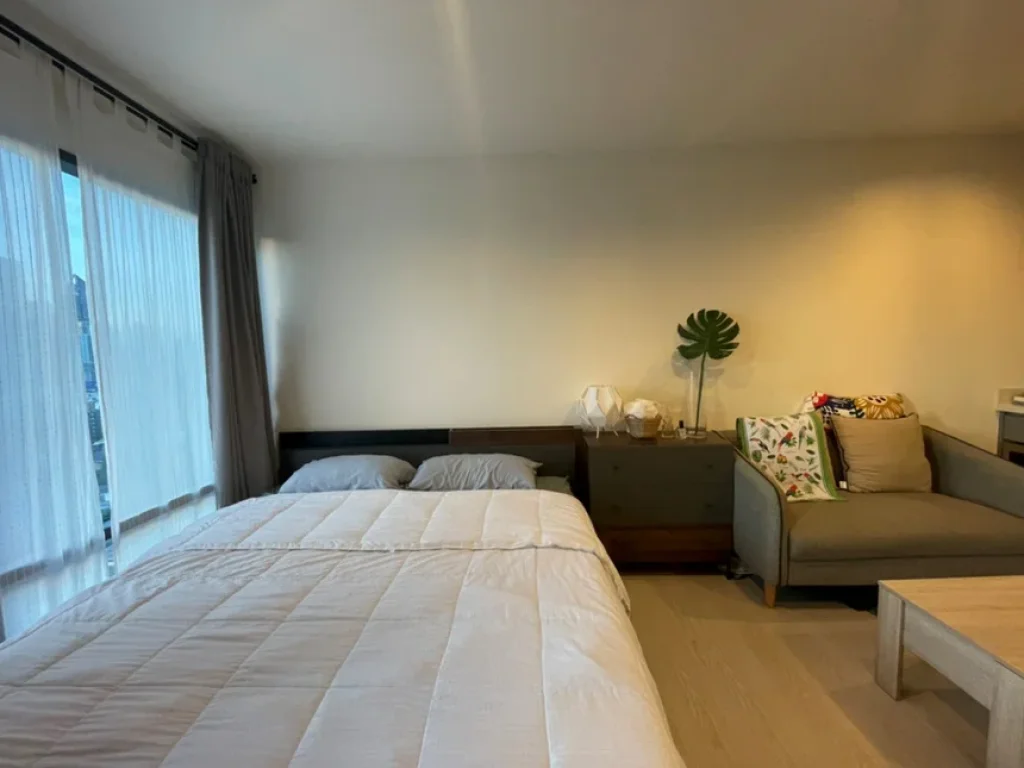 Condo Rhythm Sukhumvit 36-38 ใกล้ BTS ทองหล่อ ขนาด 245 ตรม ชั้น18 วิวเมืองโล่งๆ เฟอร์ครบ