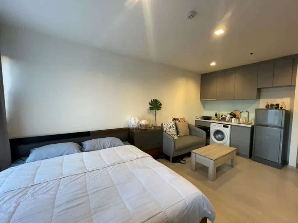 Condo Rhythm Sukhumvit 36-38 ใกล้ BTS ทองหล่อ ขนาด 245 ตรม ชั้น18 วิวเมืองโล่งๆ เฟอร์ครบ