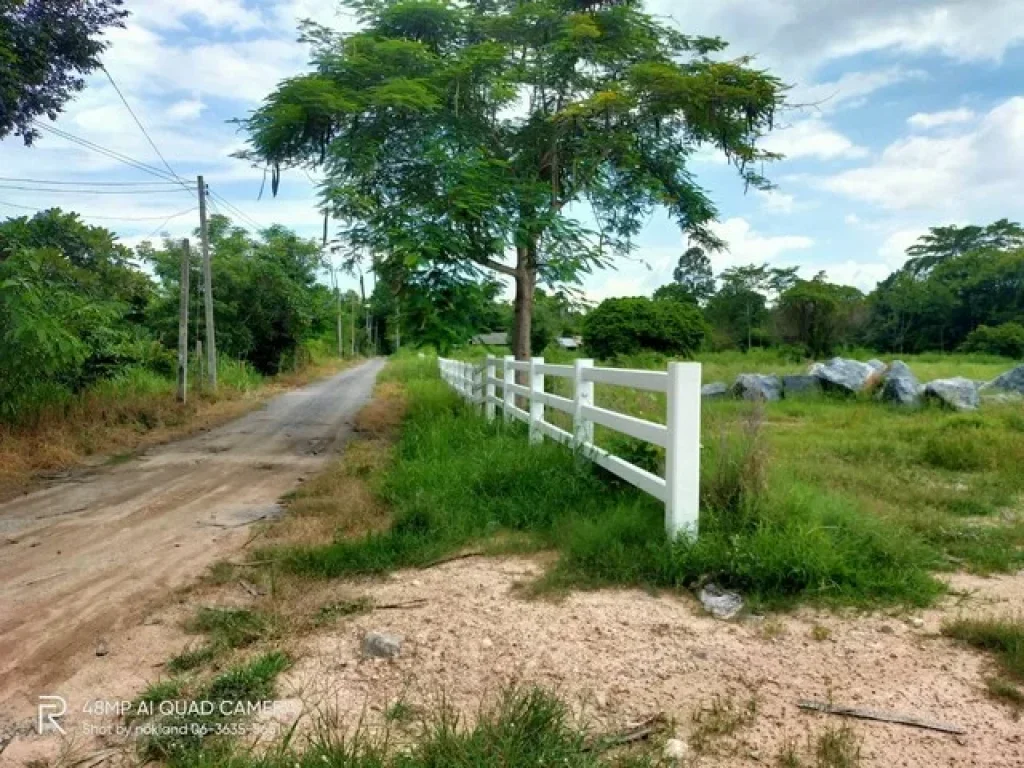 ขายที่ดิน ทรงสวย ติดน้ำ โฉนดครุฑแดง เดินทางง่าย เนื้อที่ 6-2-20 ไร่ ตชะอม อแก่งคอย สระบุรี