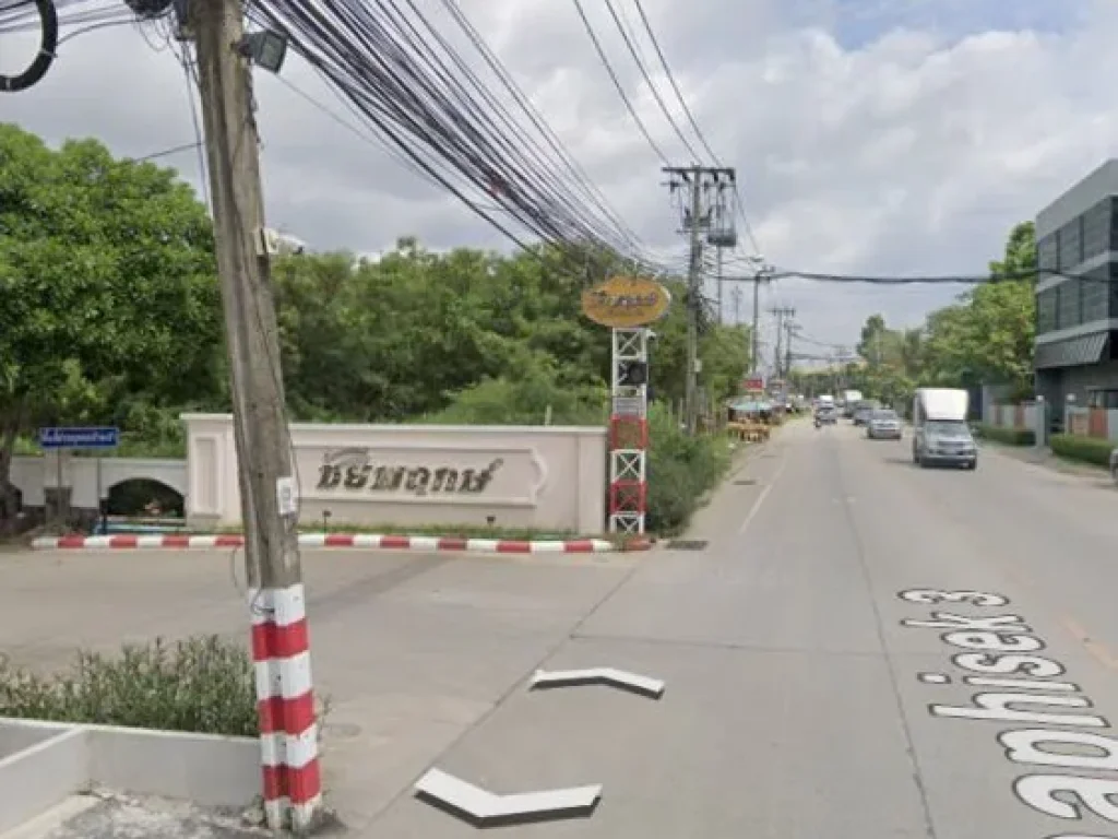 ขายบ้านพร้อมที่ดินขนาด 665 ตรวหมู่บ้านจัดสรรชัยพฤกษ์ เพชรเกษม บางบอน