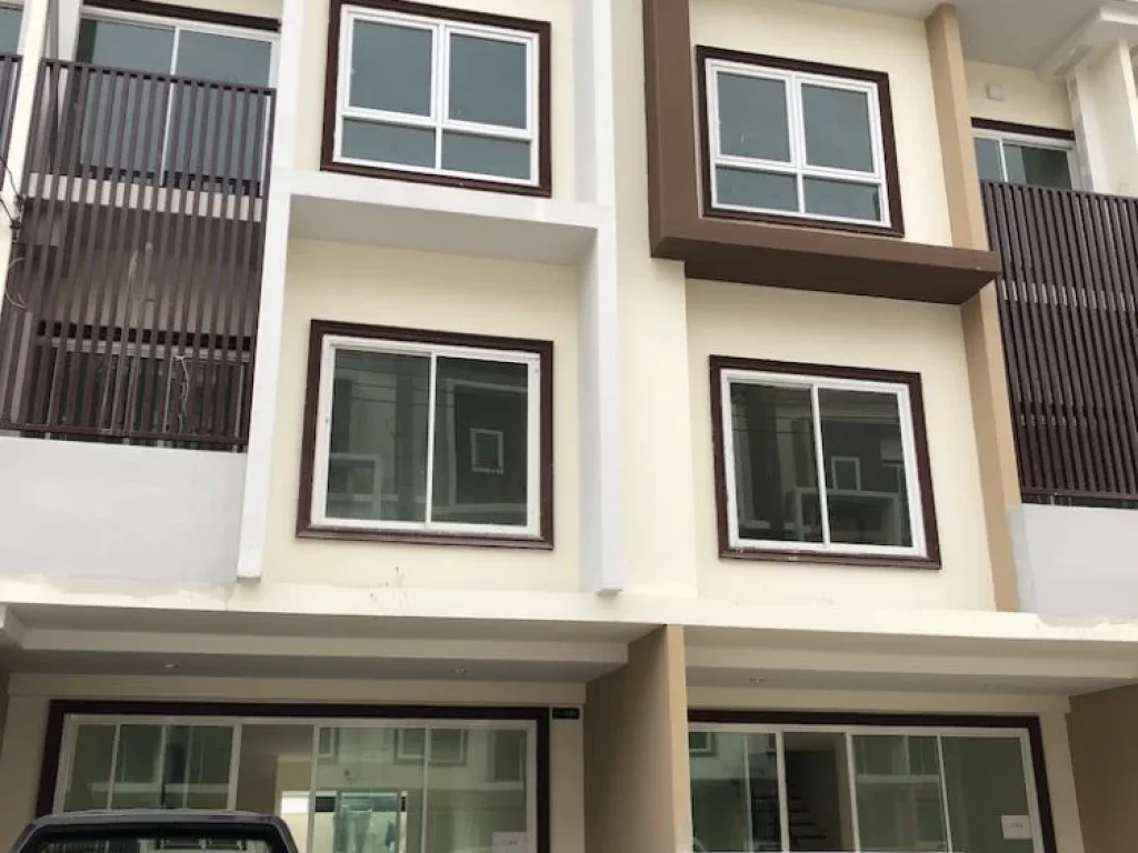 ตึกtown home บ้านที่ลาดกระบัง pradya bishomeให้เช่า