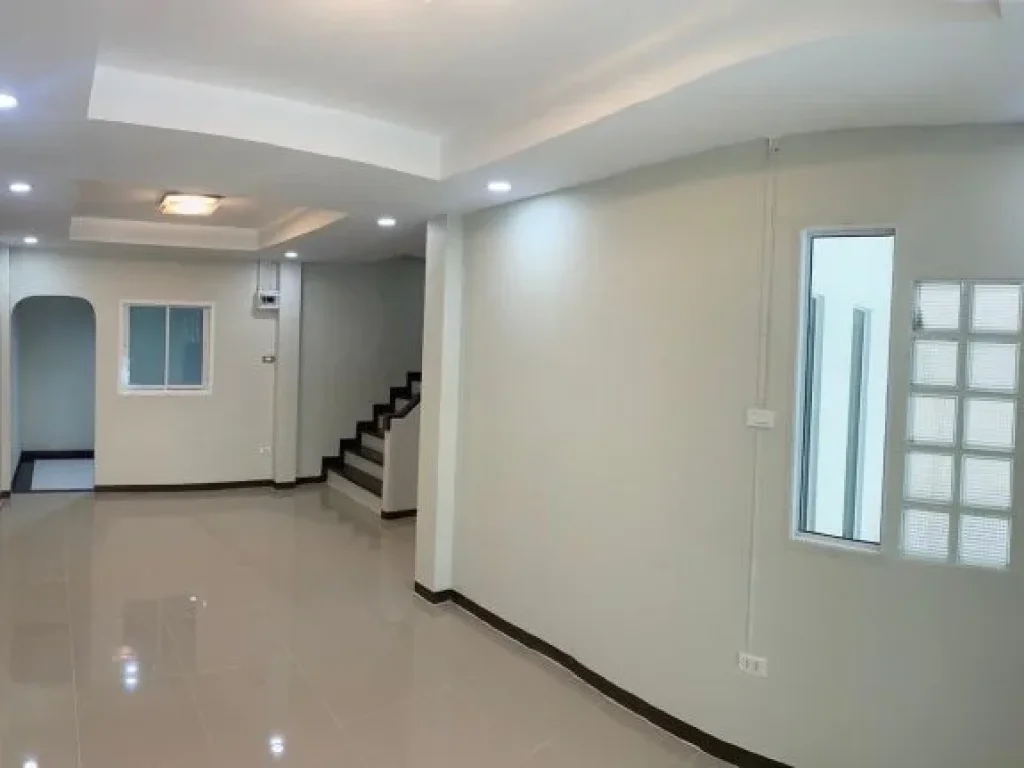 บ้านรีโนเวท 4 ห้องนอน มบบัวทอง4 ต่อเติมครัว และ หลังคาโรงรถ