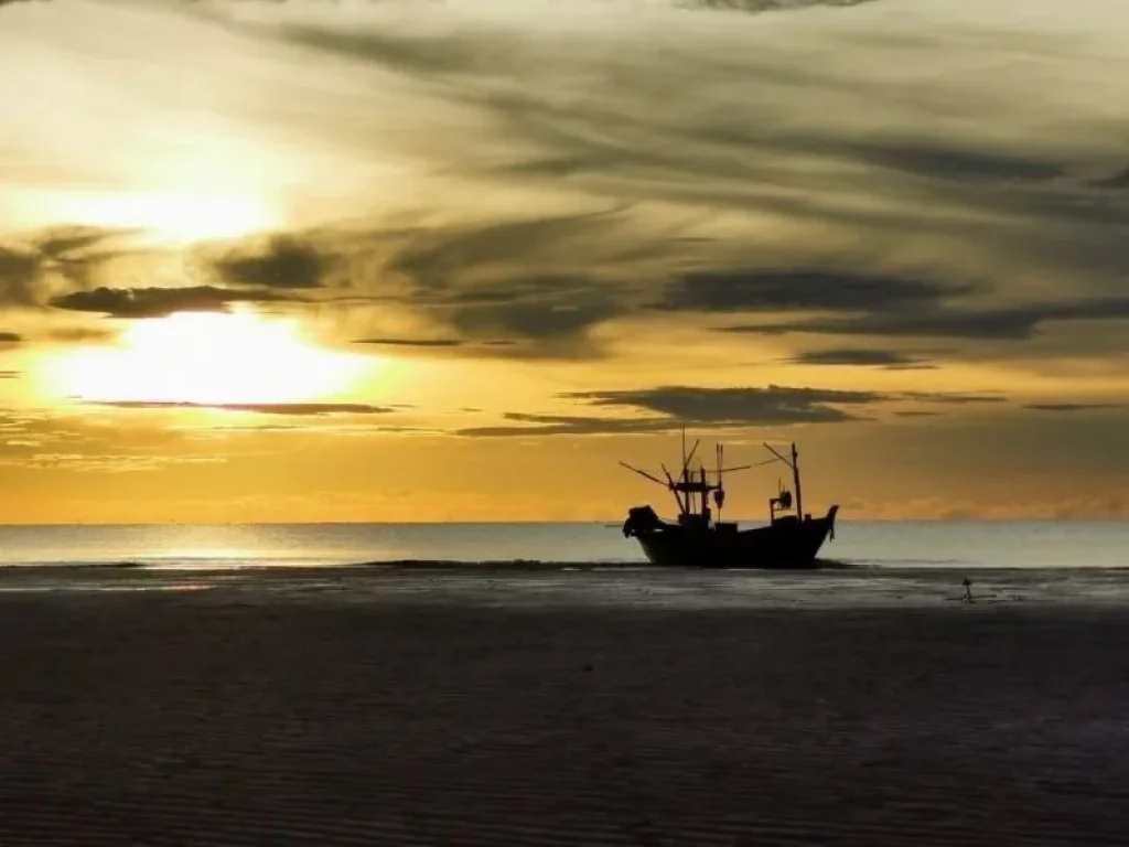 ขายคอนโดริมหาดชะอำ ห้องมุม วิวสวยลมเย็นสบาย