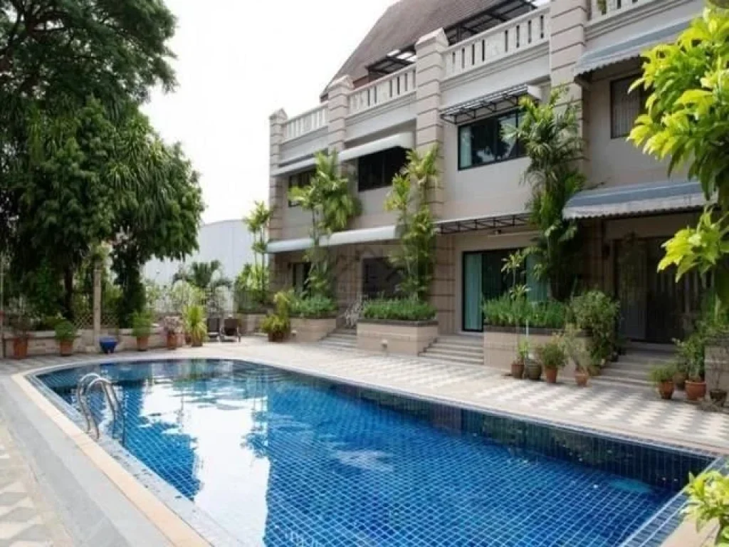 ให้เช่าทาวน์โฮม 4 ชั้น 350 ตรม บ้านสวนเกษมสุวรรณ ซอยสุขุมวิท