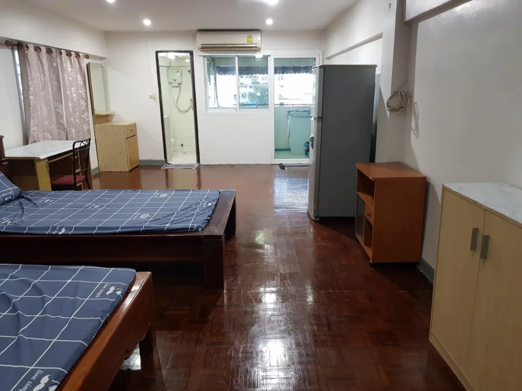 Room for Rent 2 BEDS Victory monument Condominium 40 sqm