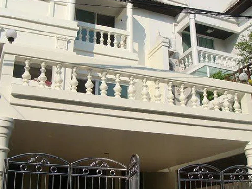 RENT Town house 4 ชั้นให้เช่าบนถนนพระราม 3 หมู่บ้านศรีกรุง ใกล้ทางด่วนและรถไฟฟ้า RT248