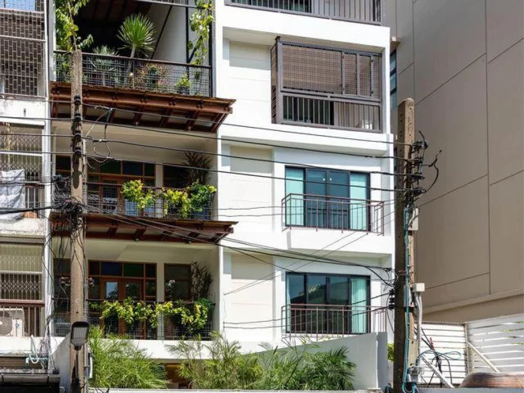 RENT ให้เช่า Town house 5 ชั้น ใกล้ BTS นานา สุขุมวิท 8 และสุขุมวิท 11RT230