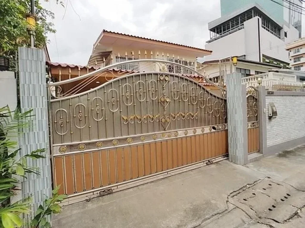 ขายบ้านเดี่ยว2ชั้น หมู่บ้านอยู่เจริญรัชดาซอย3 ใกล้MRTพระราม 9 House for sale Ratchada Soi 3