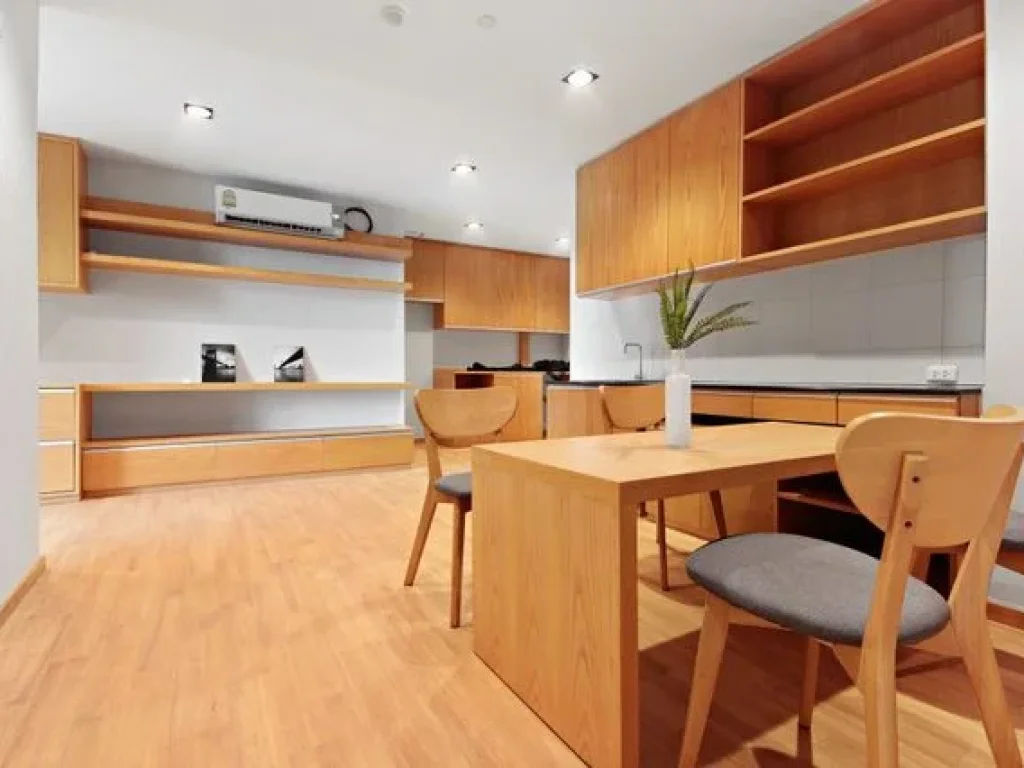 ขาย Chamchuri Square Residence ติดMRTสามย่าน ตกแต่งด้วยเฟอร์นิเจอร์ build-in ไม้แท้อย่างดี