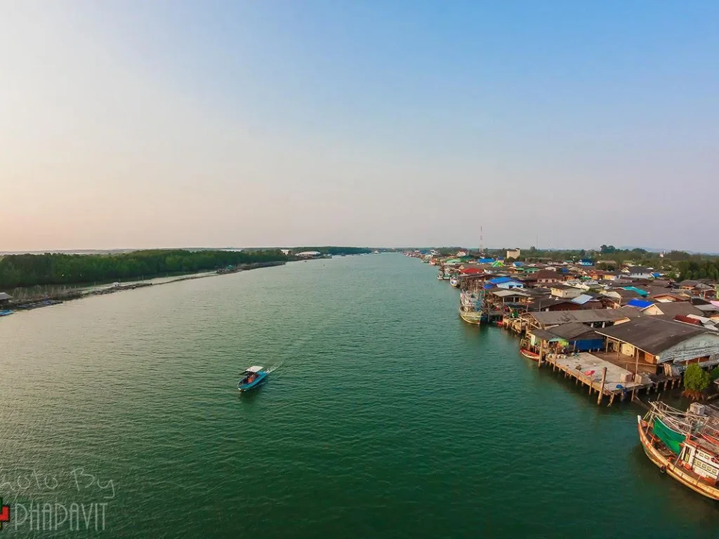 ขายท่าเทียบเรือ พร้อมสิ่งปลูกสร้าง ตลาดประแสร์ โฉนดพร้อมโอน