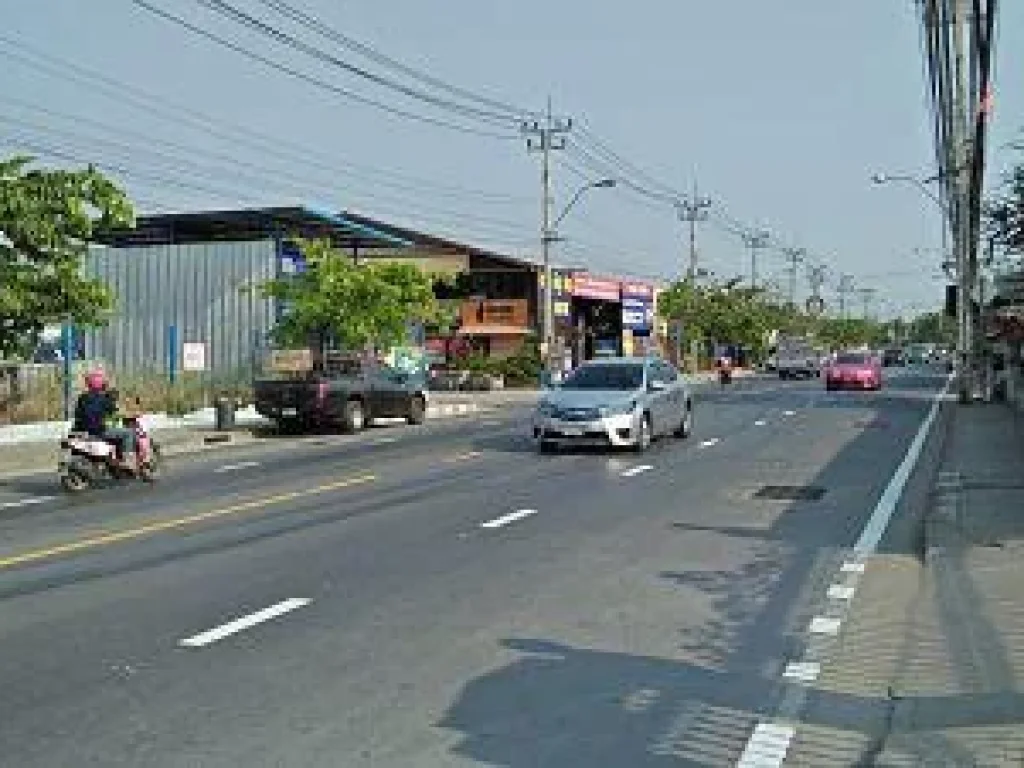 small land 200 sqm closed Road for business at Suan Luang Chalearmphrakiate9 Rd very good location for tradeoffice