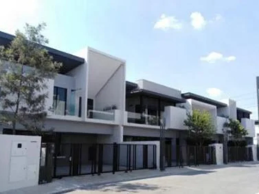 ให้เช่าทาวน์โฮม หลังมุม VIVE TOWNHOME บางนา กม7