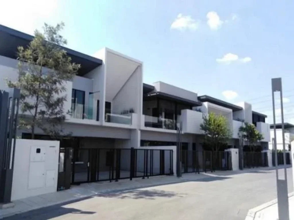 FOR RENT Townhome VIVE Bangna km7