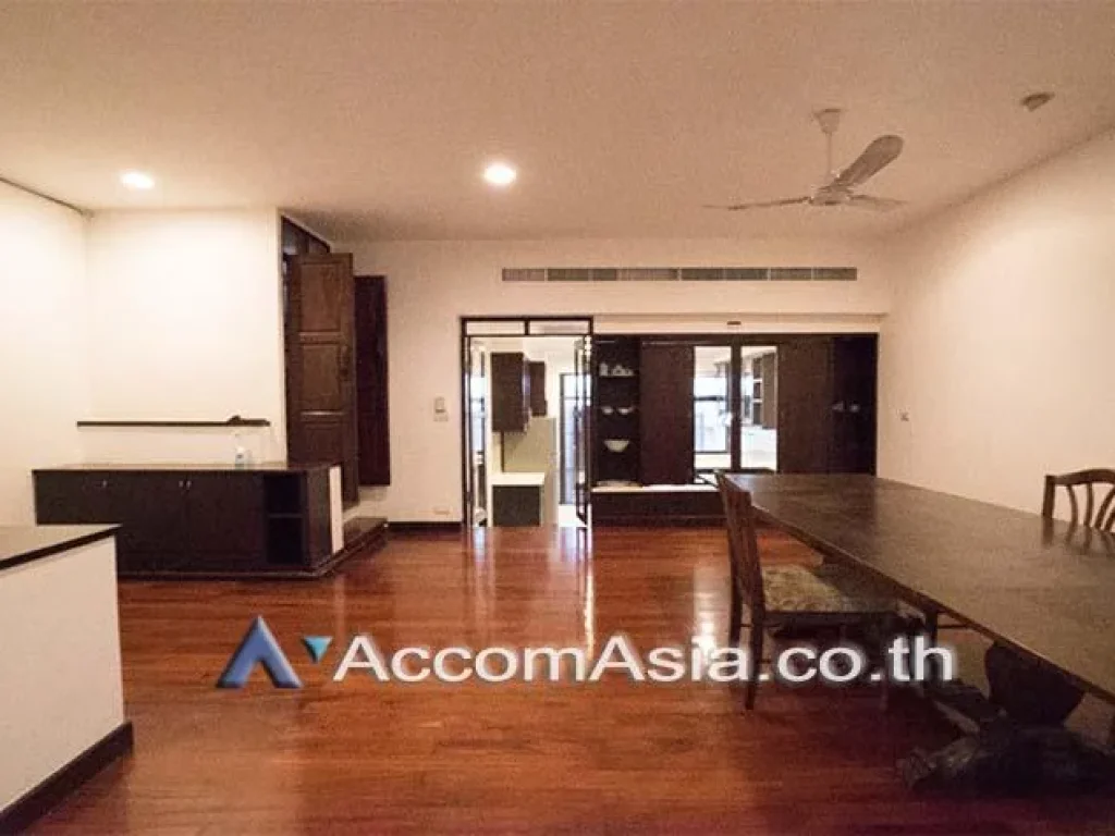 Natural Place Townhouse 31 Bedroom For Rent BTS Phrom Phong in Sukhumvit Bangkok