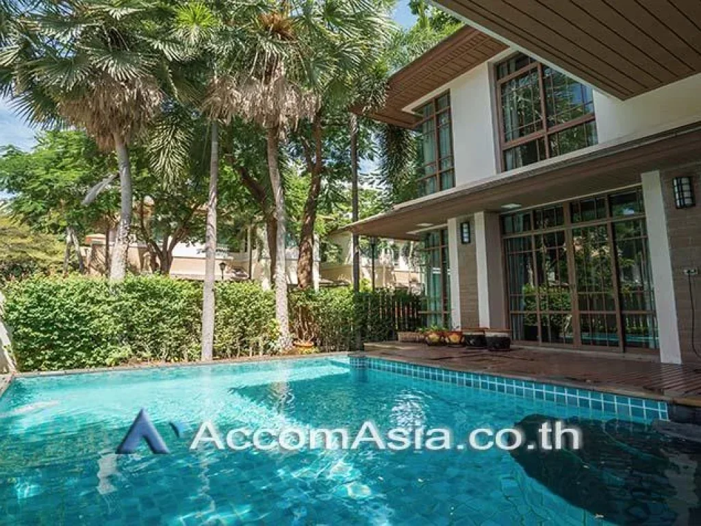 The Exclusive Compound House 5 Bedroom For Rent BTS Phra khanong in Sukhumvit Bangkok