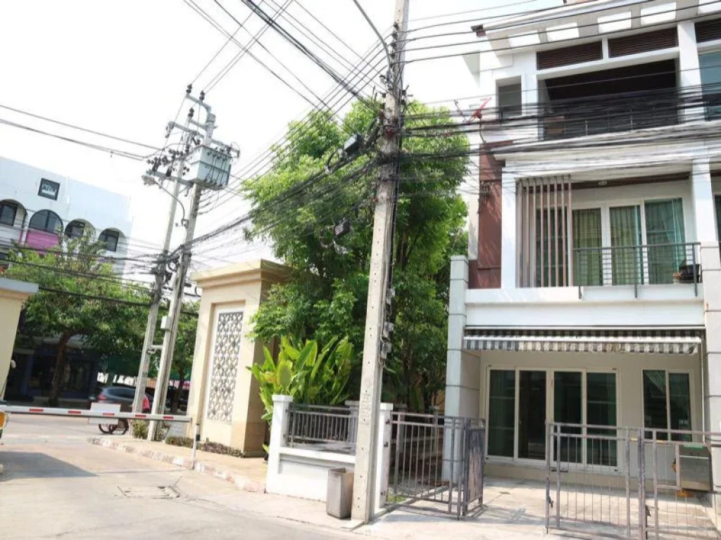 RENT ให้เช่าทาวน์โฮม 3 ชั้น บ้านกลางเมือง เออร์บาเนี่ยน เสนา ลาดพร้าว RT192