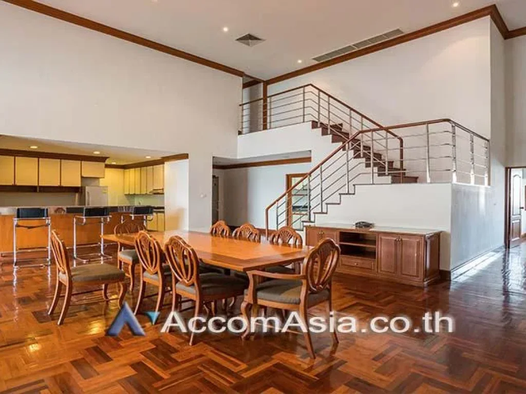 A fusion of contemporary Apartment 41 Bedroom For Rent BTS Phrom Phong in Sukhumvit Bangkok