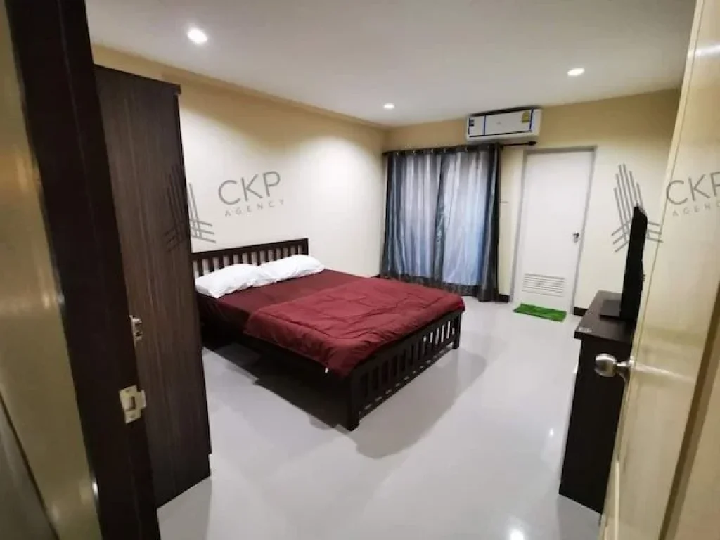 RT Apartment สูง 4 ชั้น มีทั้งหมด 60 ห้อง