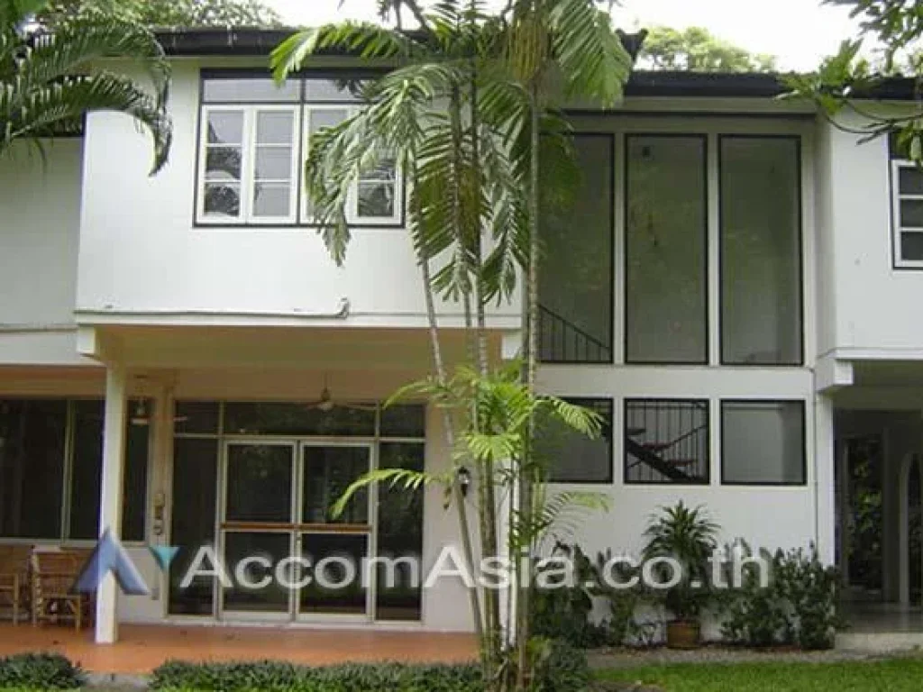 Private Pool House 41 Bedroom For Rent BTS Ekkamai in Bangkok