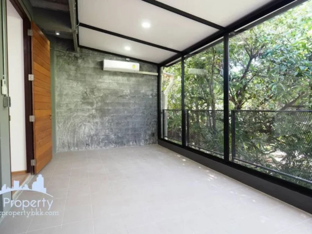 ให้เช่า ทาวน์เฮาส์ เอกมัย 22 Townhouse Ekkamai 22 For Rent