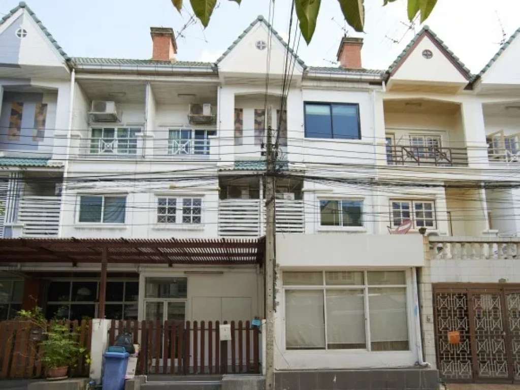 ขายเช่าด่วน TOWN HOME ตบแต่งพร้อมสวยสุดๆทำไปหลายล้าน สามารถทำออฟฟิศ และอยู่อาศัยได้ทันที