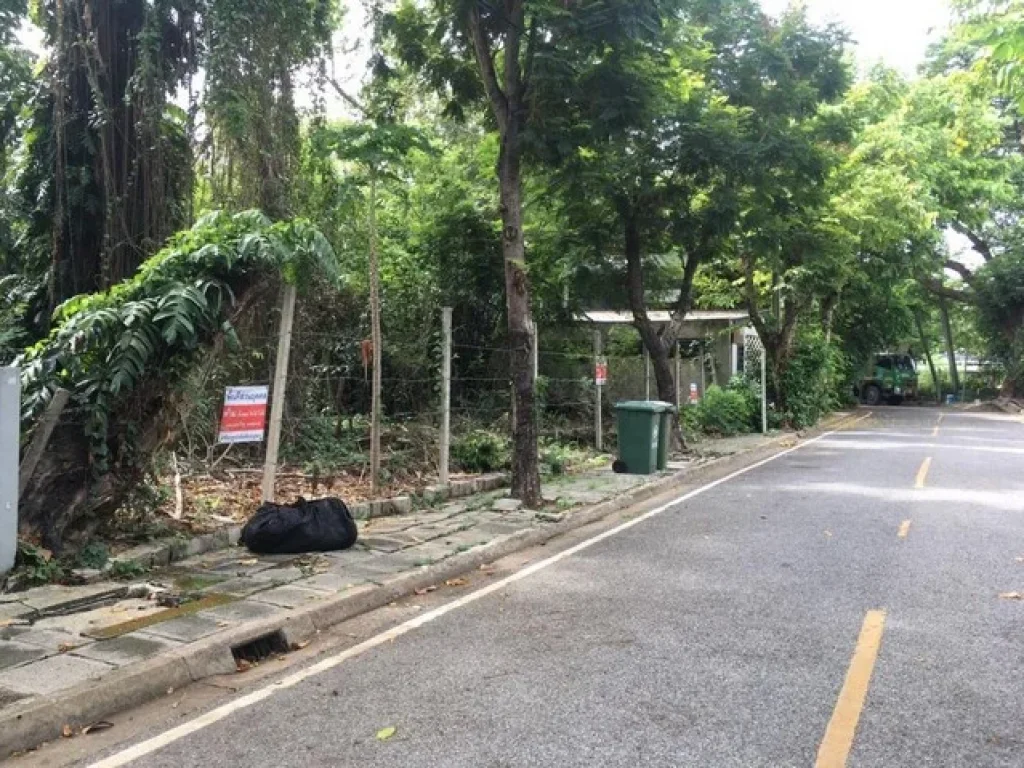 Land For Sale ที่ดิน หมู่บ้านนวธานี ทำเลดี ใกล้ทางเข้า-ออกหมู่บ้าน