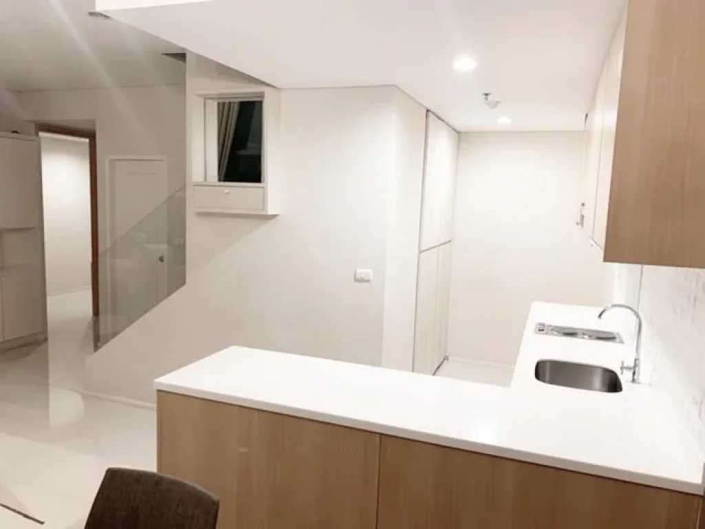 ขายคอนโด Villa อโศก คอนโดมิเนียม Duplex 1 ห้องนอน 2 ห้องน้ำ 80 sqm