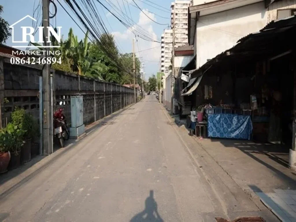 ขายที่ดินพร้อมสิ่งปลูกสร้าง 81 ตรวย่านสุทธิสาร อินทามระ41 ใกล้ MRTสุทธิสาร 0864246894