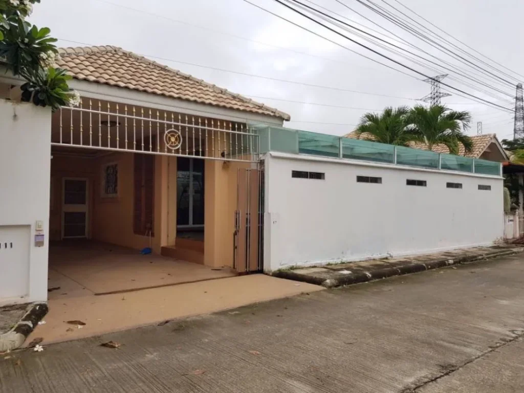 Beautiful one story private home for rent