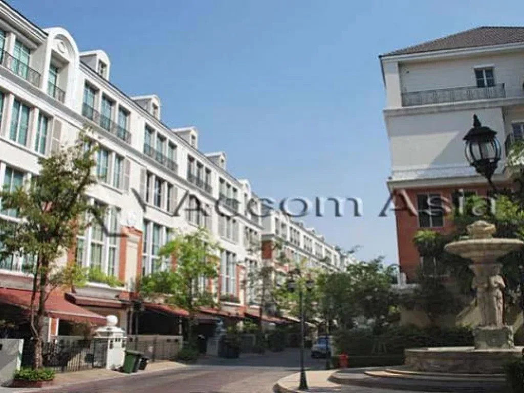 Baan Klangkrung Townhouse 4 Bedroom For Rent BTS Thong Lo in Sukhumvit Bangkok