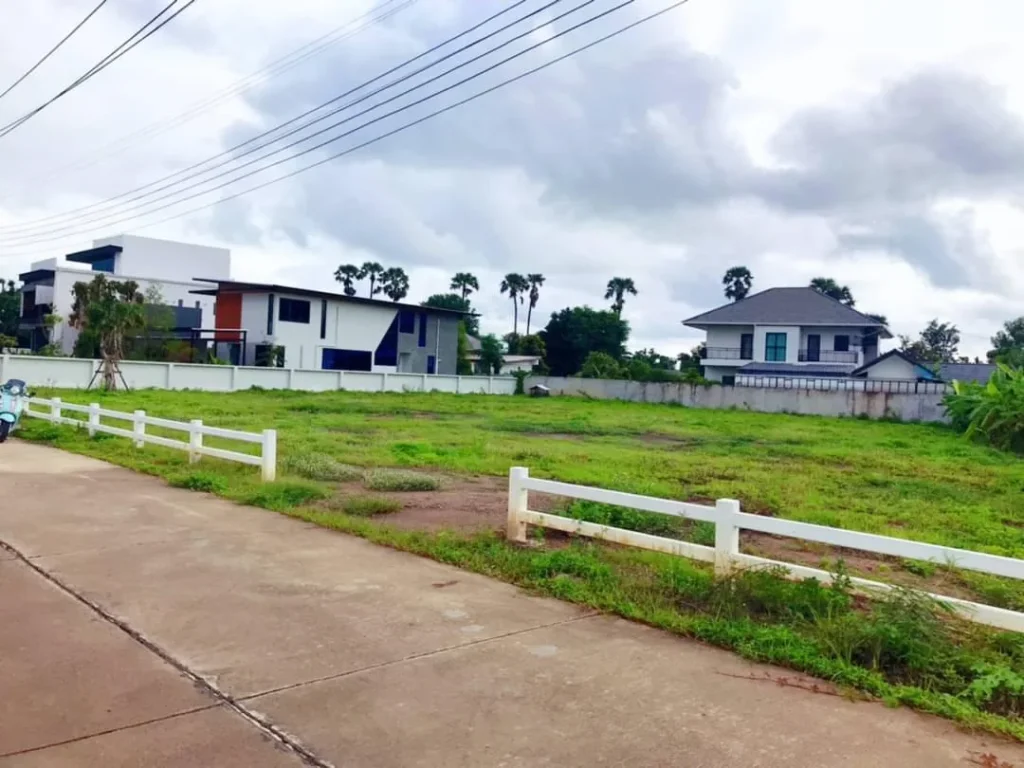 ขายที่ดินน้ำแพร่ วิวดอยสุเทพ ล้อมรั้วติดถนนคอนกรีต