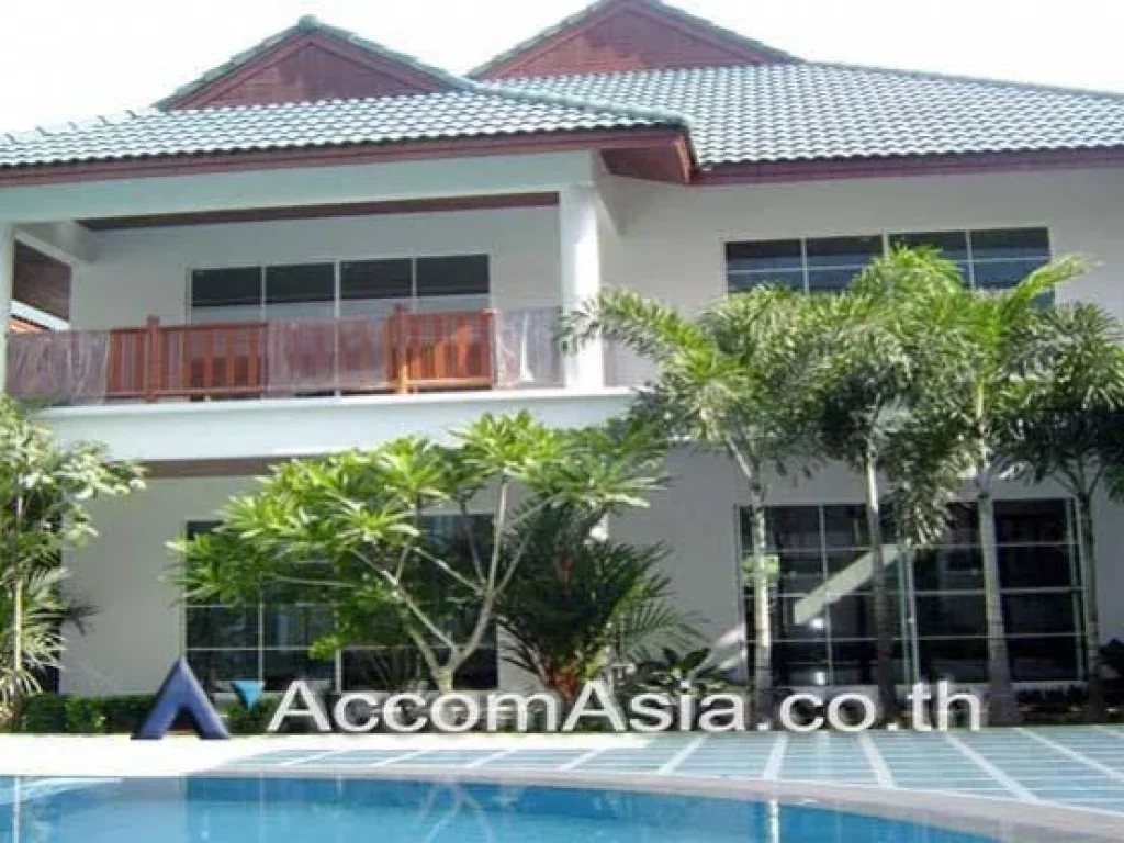 House in Compound House 4 Bedroom For Rent BTS Ekkamai in Sukhumvit Bangkok