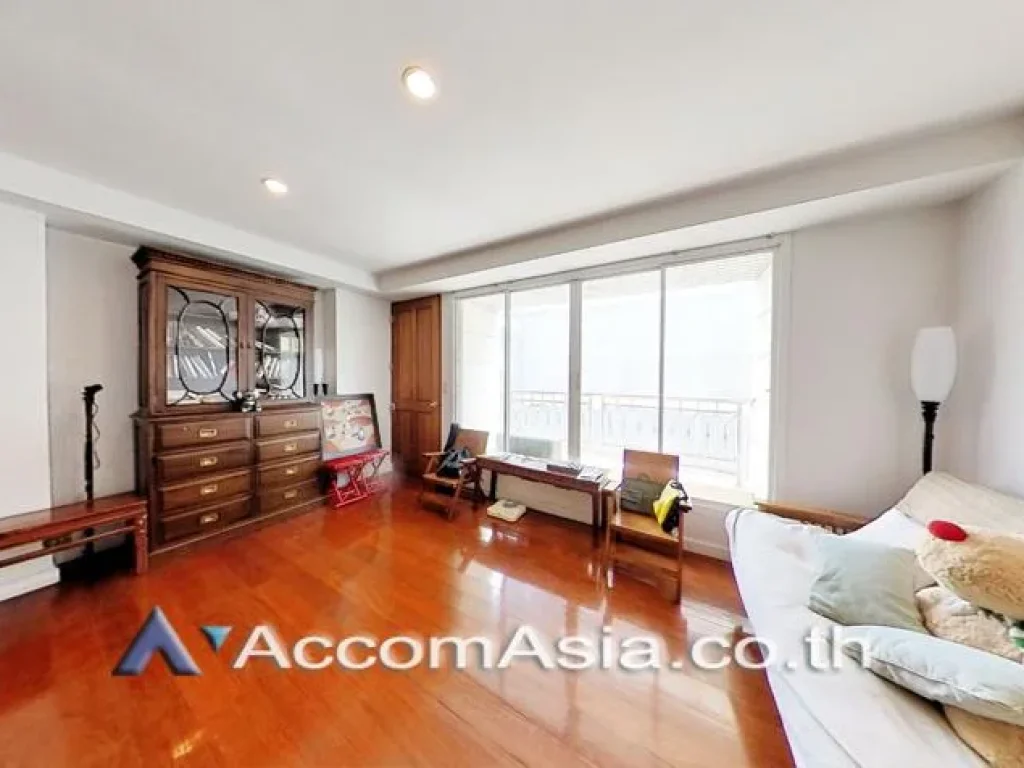 Baan Thanon Sarasin Condo 2 Bedroom For Sale in Ratchadamri Bangkok