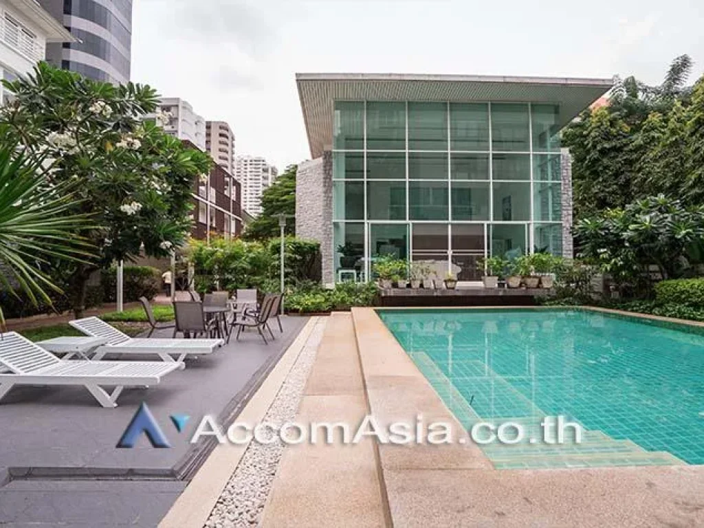 Adorable Compound with Common Pool House 4 Bedroom For Rent BTS Phrom Phong in Sukhumvit Bangkok