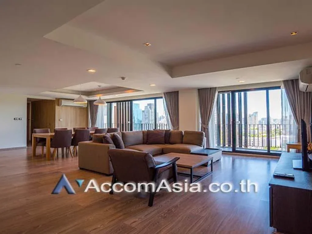 Pet Friendly Apartment 3 Bedroom For Rent BTS Ekkamai in Sukhumvit