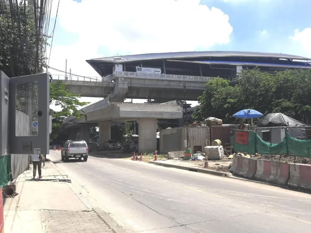 ขายที่ดินติดถนนสุทธาวาส ห่างจากสถานีรถไฟฟ้าบางขุนนนท์ ถนนจรัญสนิทวงศ์ ประมาณ 100 เมตร