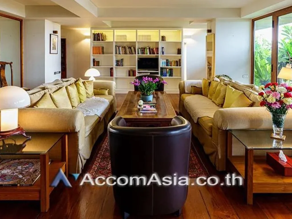 River View The Royal Navin Tower Condominium 4 Bedroom For Sale MRT Khlong Toei in Chuea Phloeng