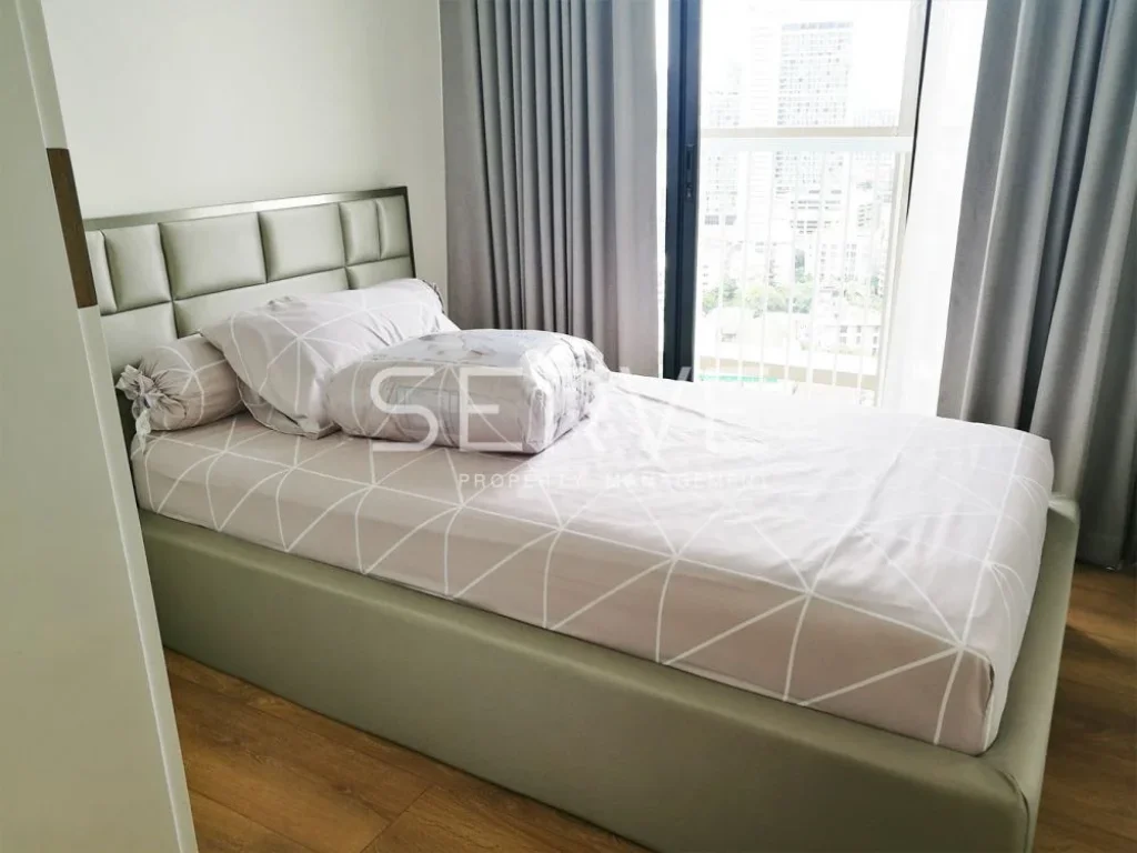 Good Price Corner Unit 2 Beds 1 Bath High Fl พร้อมให้เช่าคอนโดที่ Park 24 BTS Phrom Phong 40K