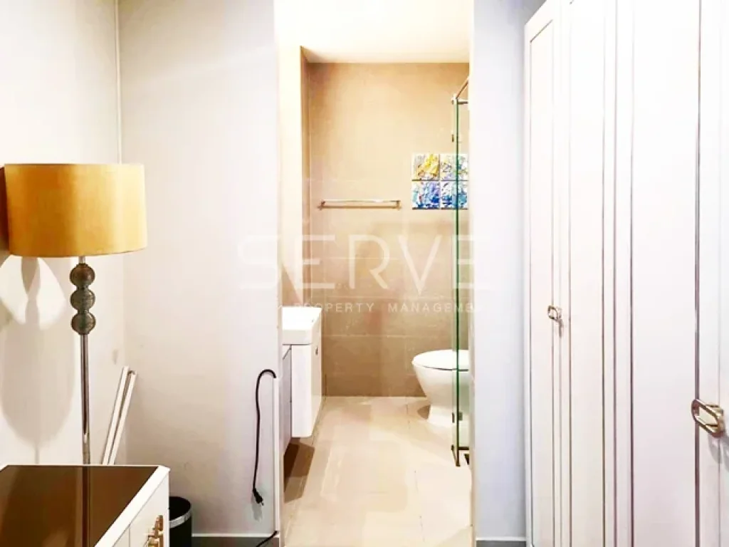 Good Price Studio with Partition 40 K พร้อมให้เช่าที่คอนโดNoble Ploenchit BTS Phloen Chit