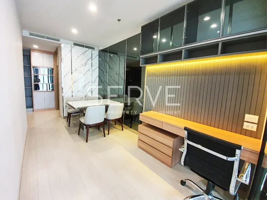 ห้องสวย กว้าง ราคาดี Modern Studio with Partition 45 K ให้เช่าคอนโด Noble Ploenchit BTS Phloen Chit