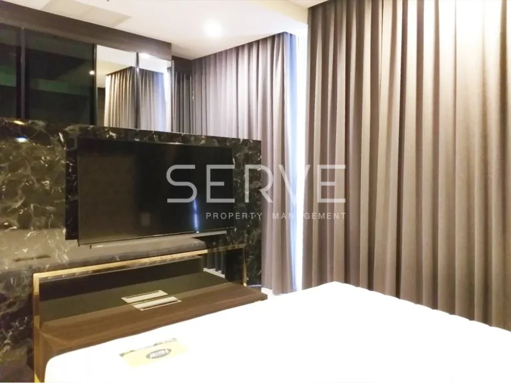 ห้องสวยมาก Modern Corner 2 Beds Unit 65 K ให้เช่าคอนโด Noble Ploenchit BTS Phloen Chit