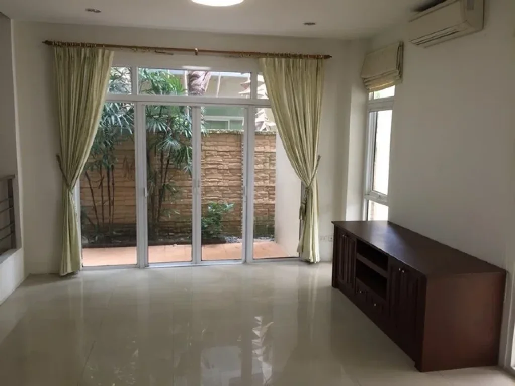 ขายด่วน Town home พร้อม Home office 35 ชั้น 40 ตรว ตกแต่งพร้อมเข้าอยู่โครงการ Iris Residence