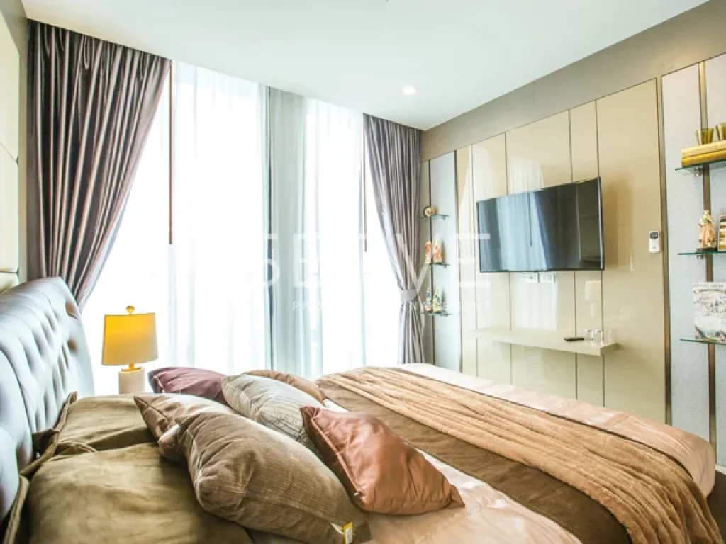 Luxury Style Corner Unit 2 Beds 80 K พร้อมให้เช่าที่คอนโด Noble Ploenchit BTS Phloen Chit