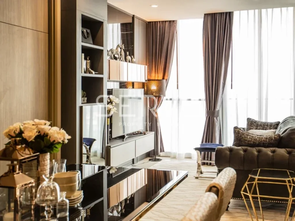 Luxury Style Corner Unit 2 Beds 80 K พร้อมให้เช่าที่คอนโด Noble Ploenchit BTS Phloen Chit